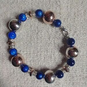 Silvertone copper tone blue beads stretch bracelet